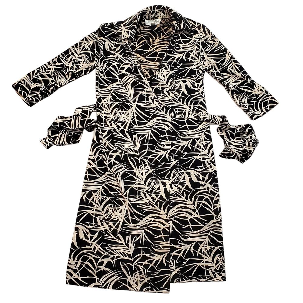 Dani Max Wrap Casual Dress White Palm Pattern Sz 6M Black White Tropical Beachy